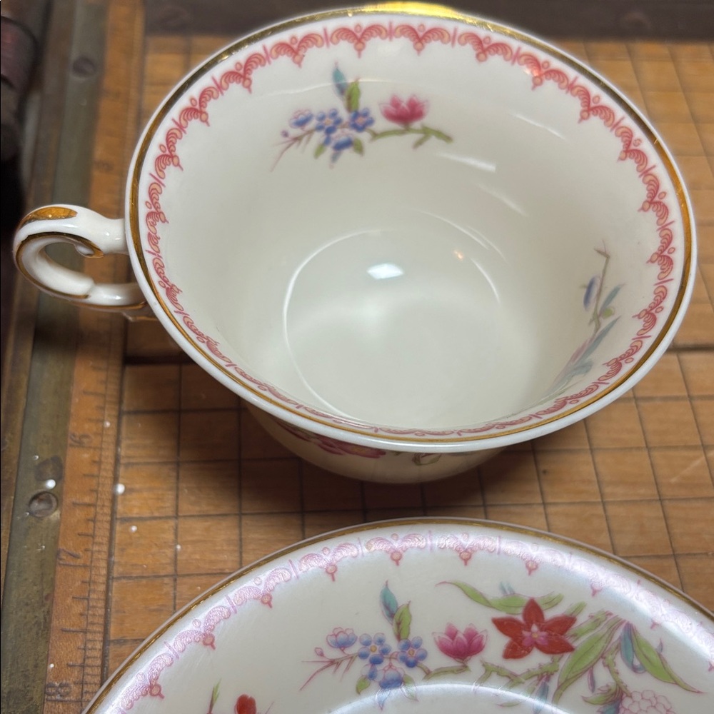 Old Ivory Syracuse 2 Cup 2 Saucers Bombay Pattern Exotic Floral Colorful Bird - Picture 6 of 17